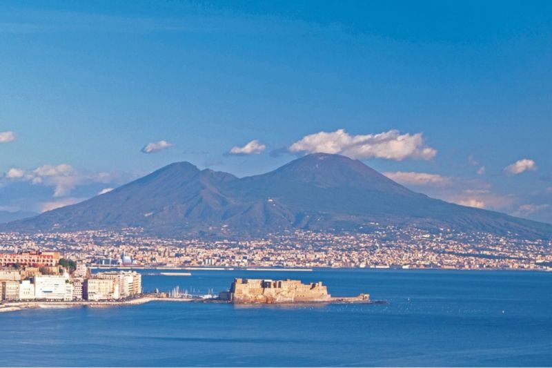 Naples and Pompeii Day Tour from Rome - Naples: pizza, coffee, and a view of the gulf