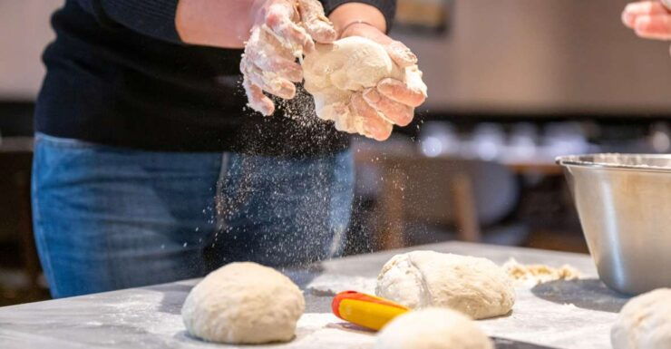 Naples: Authentic Neapolitan Pizza Making Class - Activity Details
