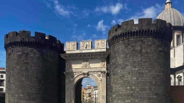 Naples: Blood and Passion - A Self-Guided Audio Tour - Discovering Naples Unique Cuisine and Streets