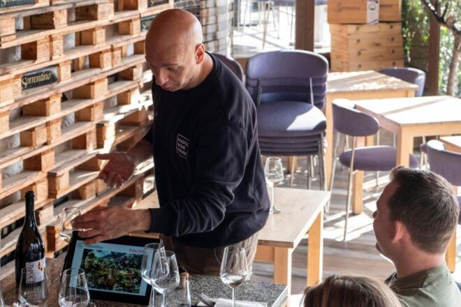 Naples: Campania Felix Private Wine Tasting - Language Options