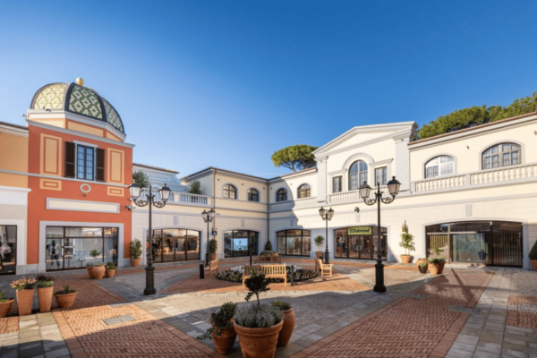 Naples Centre: Train & Bus From/To La Reggia Designer Outlet - The Sum Up