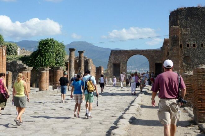 Naples: Day Trip to Pompeii and Capri - Take a Hydrofoil From Naples to Capri