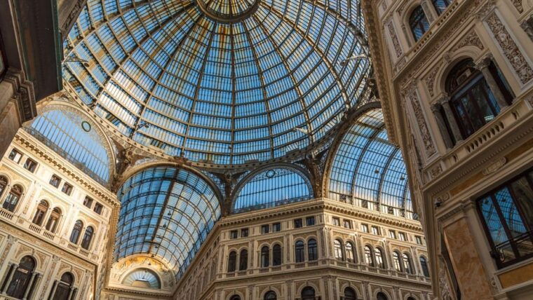 Naples: Discover via Toledo Amid History and Tradition - Culinary Delights: Espresso and Sfogliatella
