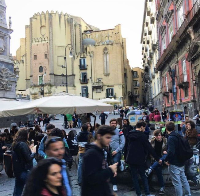 Naples: Guided Pub Crawl in the Old Town - Fantastic Drink Deals and Social Games