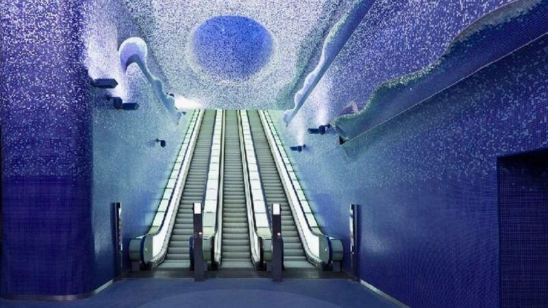 Naples: Guided Tour of the Artists Tube on Line 1 to Toledo - Art and Culture in the Underground