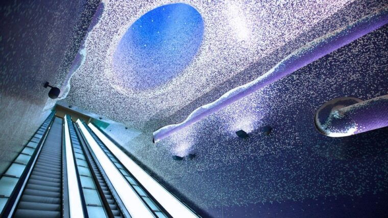 Naples: Guided Tour of the Artists Tube on Line 1 to Toledo - Notable Stations Along the Route