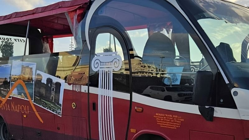 Naples hop-on hop-off bus by Tramvia Napoli - Key points to know before you ride