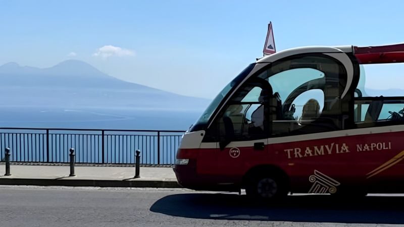 Naples hop-on hop-off bus by Tramvia Napoli - Reading the timetable without losing your day