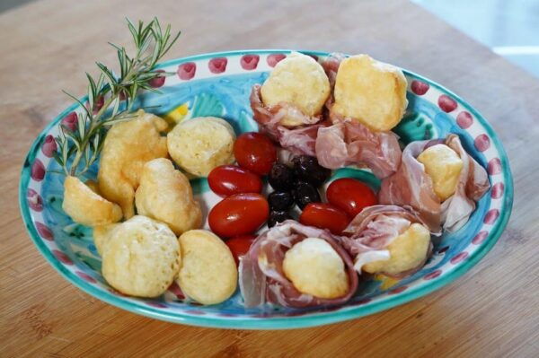 Naples Market Tour & Authentic Aperitivo at a Locals Home - Dietary Considerations