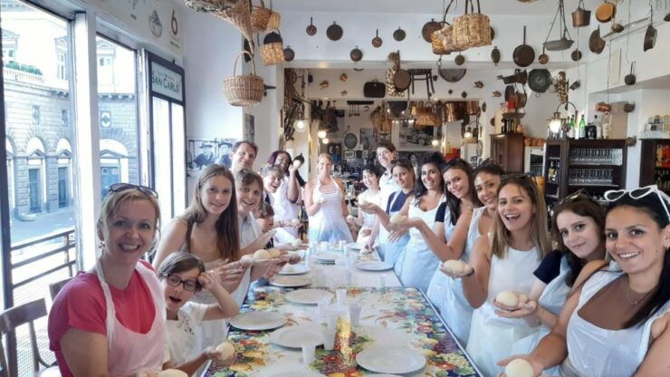 Naples: Neapolitan Pizza Making Class - Experience