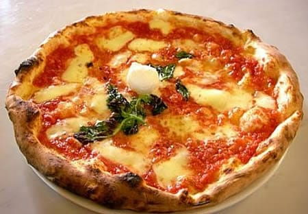 Naples: Night Driving Tour With Local Pizza Dinner - Delicious Local Pizza Dinner