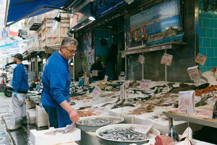 Naples: Pasta, Wine & Authentic Food Tour - Meeting Point Details