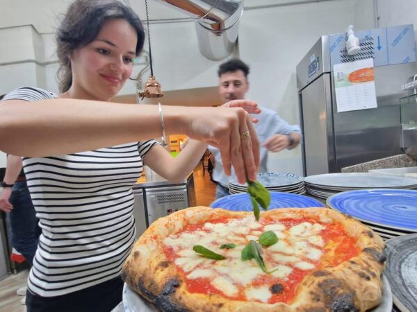 Naples: Pizza Making Class With Local Pizzaiolo - Certificates and Takeaways
