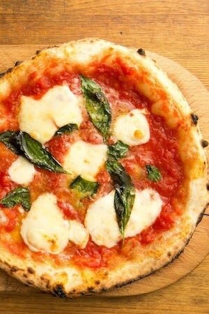 Naples Pizza Tasting and City Center Walking Tour - Starting at Teatro Augusteo