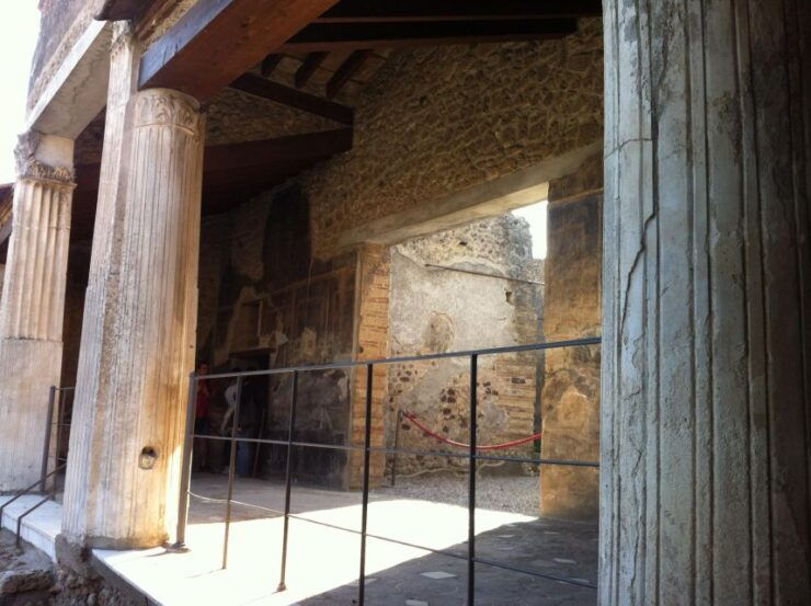 Naples: Pompeii & Herculaneum Tour W/ Lunch & Wine Tasting - Good To Know