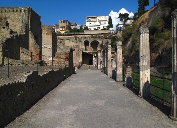 Naples: Pompeii & Herculaneum Tour With Lunch & Wine Tasting - Itinerary