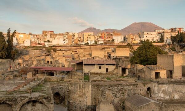Naples: Pompeii & Herculaneum Tour With Lunch & Wine Tasting - Experience Description