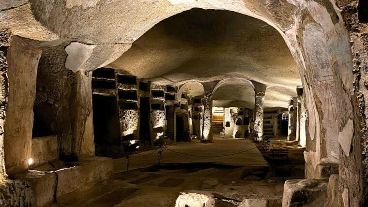 Naples: Sanità Tour Among Ancient Catacombs and Folklore - Murals and Homage to Totò
