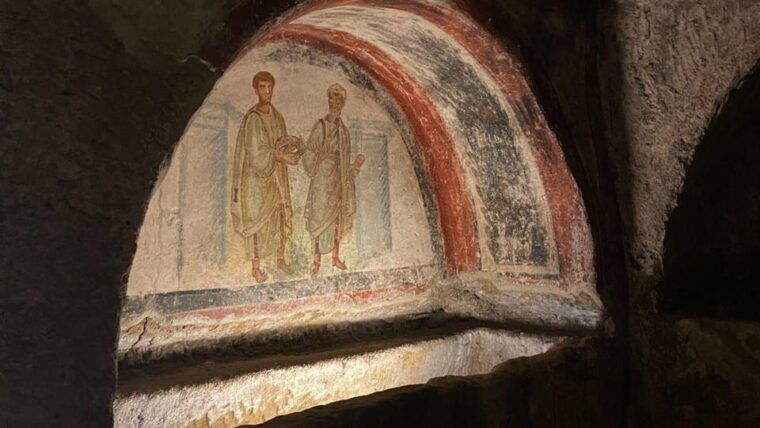Naples: Sanità Tour Among Ancient Catacombs and Folklore - The Vibrant Atmosphere of Mercato Dei Vergini