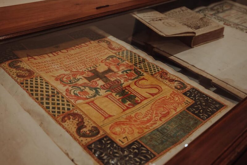 Naples: Santa Chiara Cloister Guided Group Tour - Good To Know