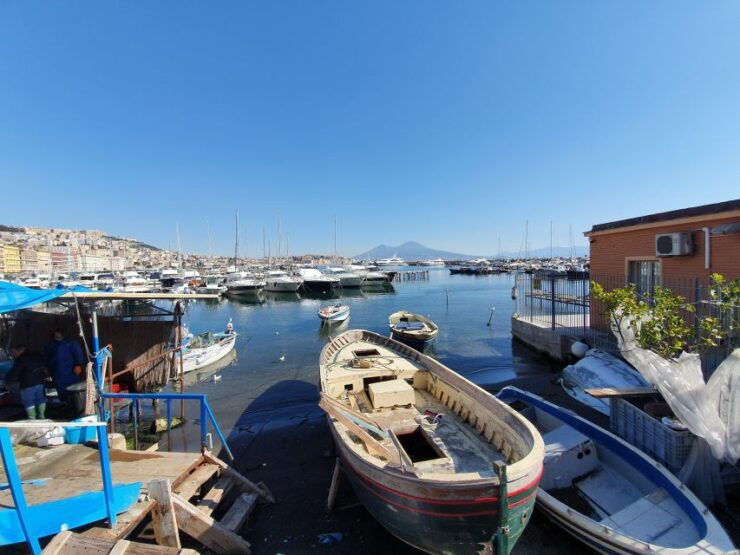 Naples: Seaside, Center and Spanish Quarters Tour With Snack - Tour Highlights