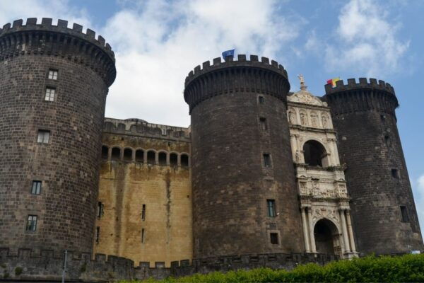 Naples: Self-Guided Highlights Scavenger Hunt & Walking Tour - Directions