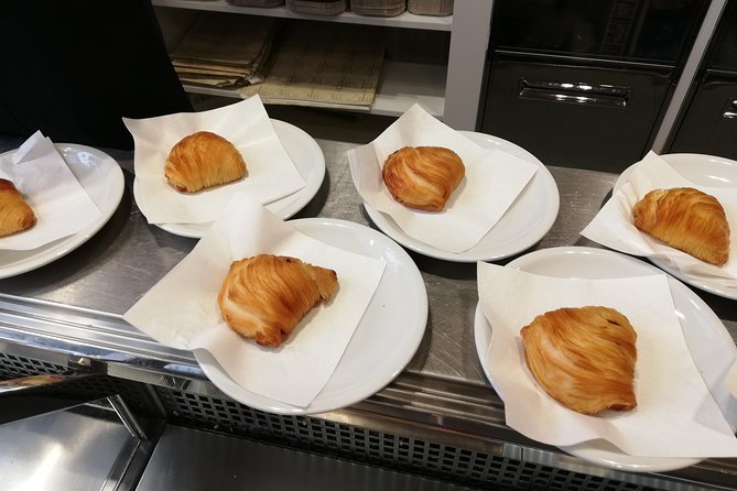 Naples Street Food Tour With Foodie Guide Around Historical Center - Expectations