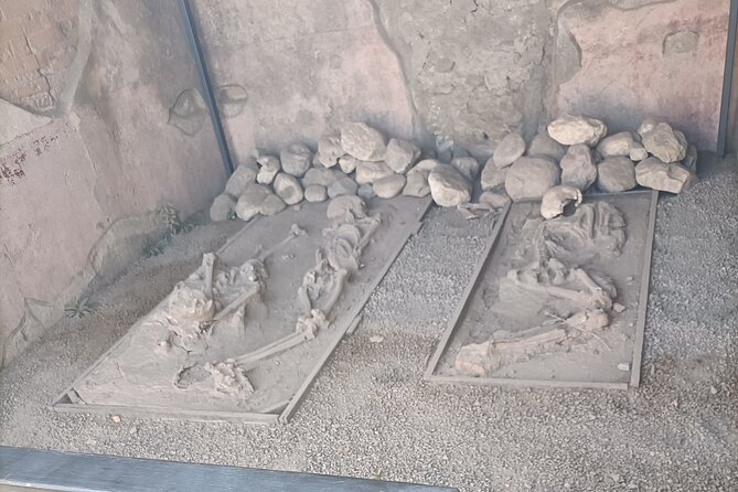 Naples to Pompeii With 2hr Stop and Return - Frequently Asked Questions