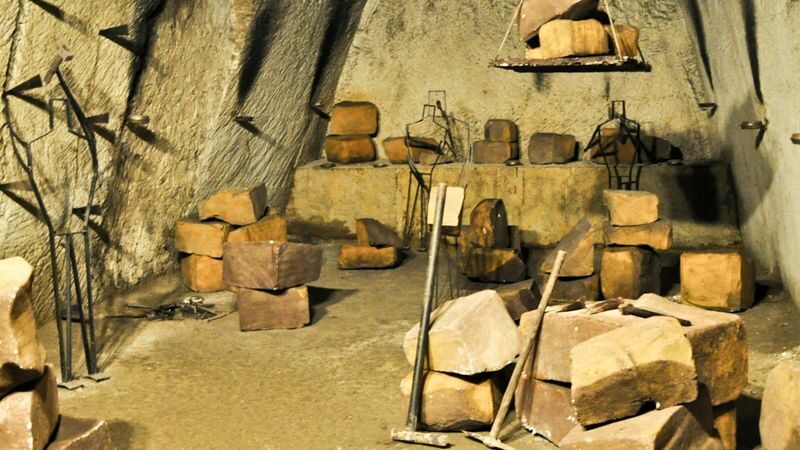 Naples Underground Tour - The aqueduct explains the city above