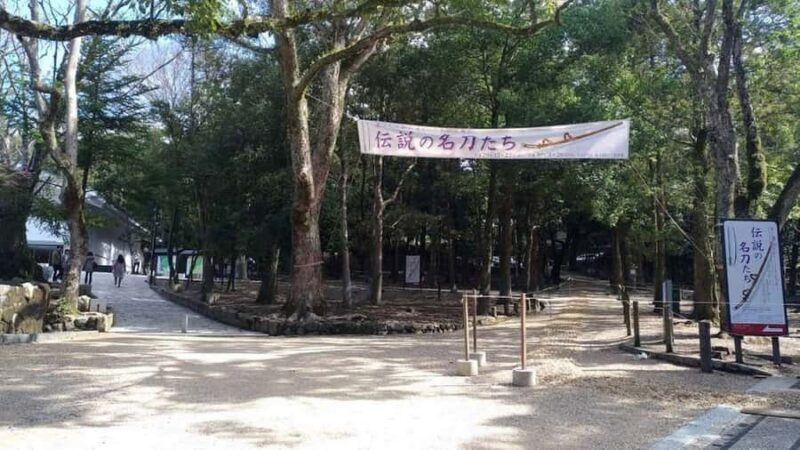 Nara: Kasuga Taisha Shrine Candlelight Tour with Drink - Good To Know
