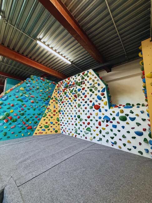 Narbonne: Leisure complex, Climbing wall - What to Expect When Visiting Eleven Sport Game