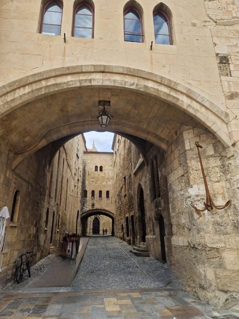 Narbonne: Visit the Archbishops Palace and Cathedral - Good To Know