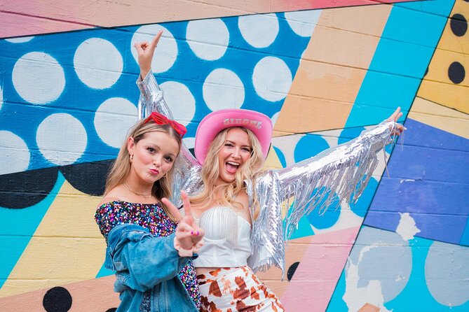 Nashville Bachelorette Mural Photoshoot With Professional Photographer - Meeting and Pickup