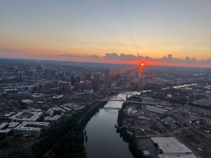 Nashville: Celebrity Home Tour - Breathtaking Nashville Skyline Views