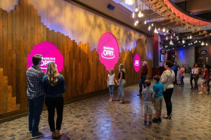 Nashville: Grand Ole Opry Backstage Tour - Experience