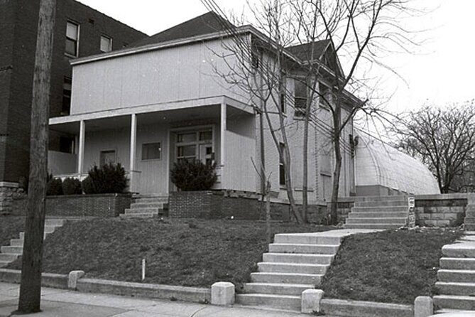 Nashville Walking Tour of Music Row with Former Music Biz Pro - Exploring Music Row: A Walk Through Nashville’s Musical Heart
