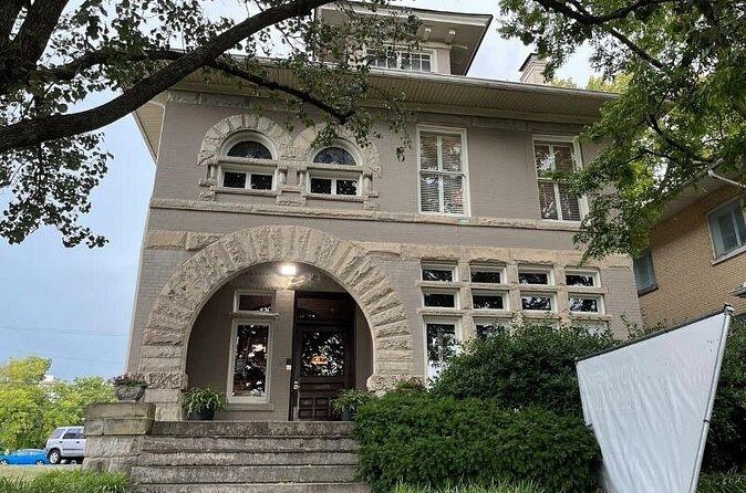 Nashville Walking Tour of Music Row with Former Music Biz Pro - Frequently Asked Questions