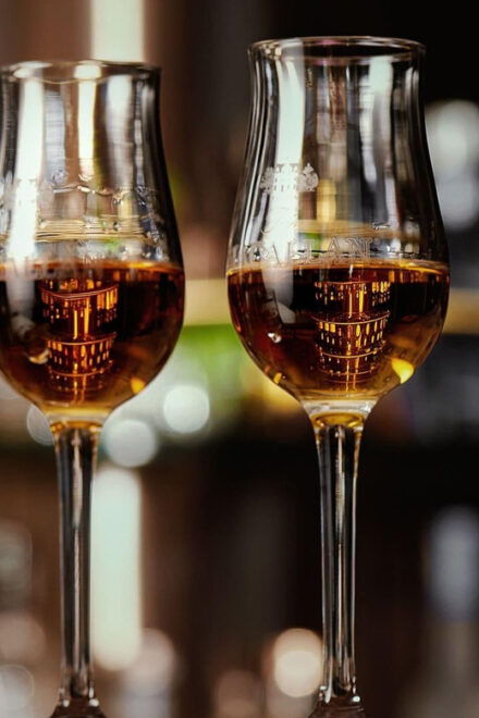 Nashvilles Speakeasy Secrets: True Crime Tasting Pub Crawl - Exploring Nashvilles Hidden Speakeasies