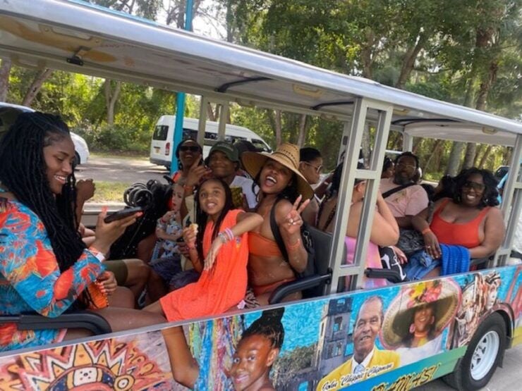 Nassau: Bahamas Culture Tour With Electric Trolley and Water - Itinerary Highlights