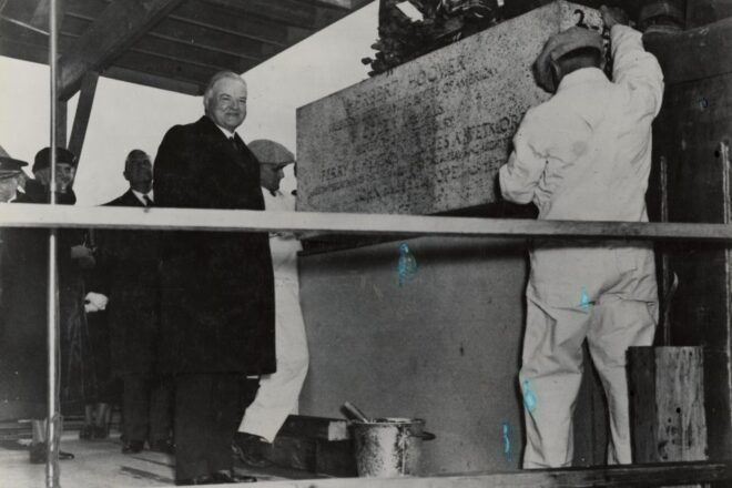 National Archives Building Portrait Gallery - Customer Reviews