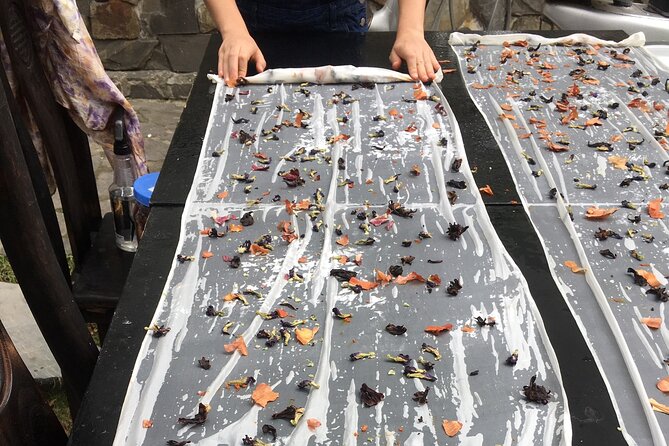 Natural Bundle Dyeing With Silk Scarf Workshop - Workshop Operator