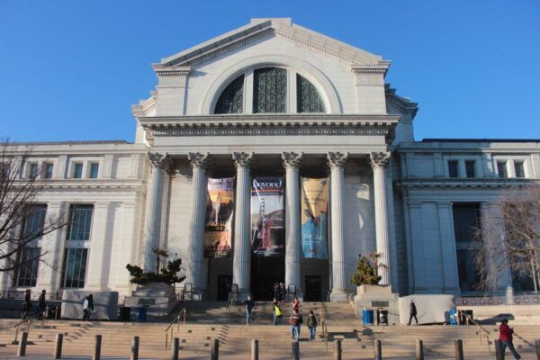 Natural History Museum & American History Museum - Insightful Commentary From Expert Guides