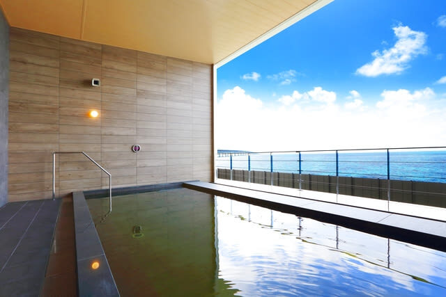 Natural hot spring, Senshu no Yu, Kansai Airport in Osaka - A sea-view bath beside Kansai Airport