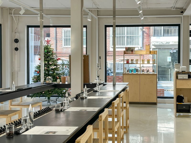 Natural Niche Perfume Making Class with a Professional Perfumer - Why the atelier setting works for a Seoul souvenir