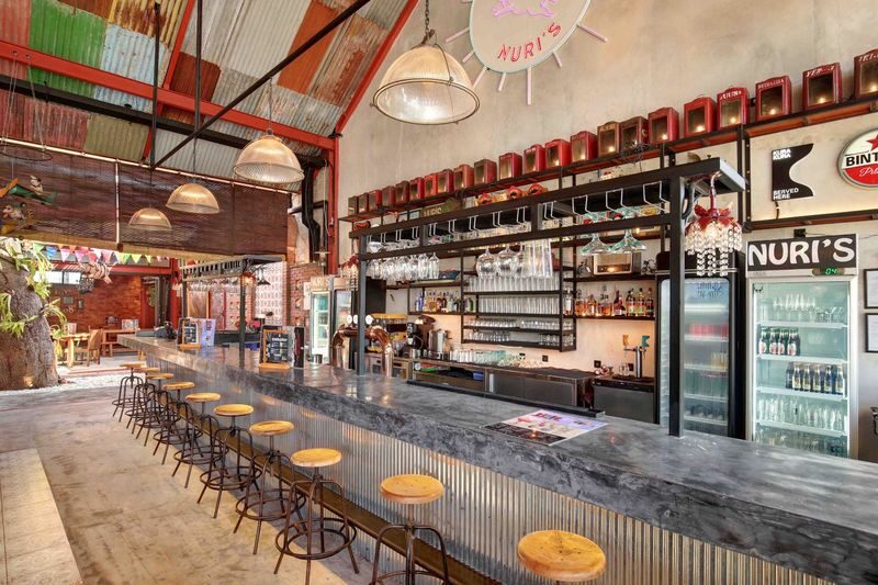 Naughty Nuris Pork Ribs Dining Experience in Seminyak or Sanur - What You’re Actually Booking