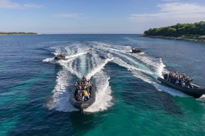 Nautical Excursion - Billionaires Bay 2H30 - Inclusions and Restrictions