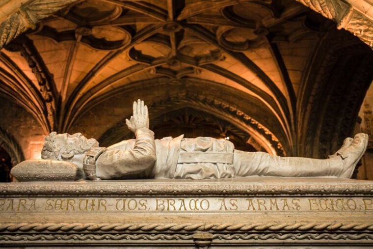 Navegador: Belém and Alcântara Tuk Tuk Private Tour - Stop 3: Jerónimos Monastery
