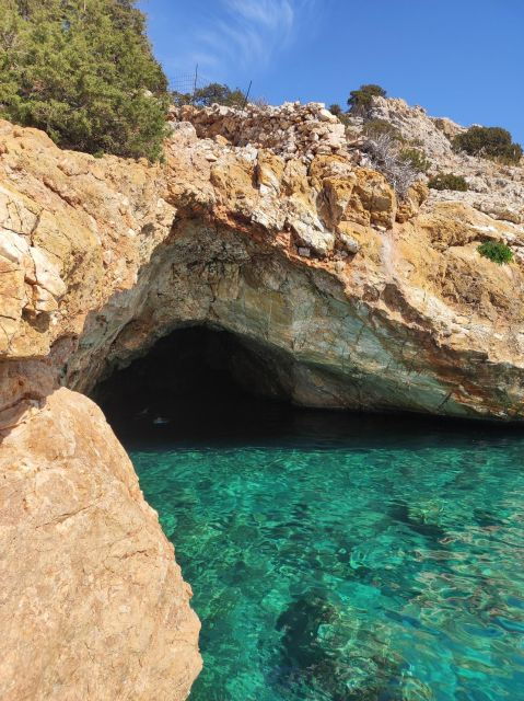 Naxos: Explore the cave of the unspoiled south-east coast! - FAQ