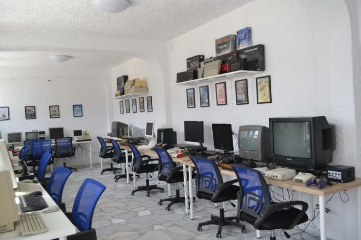 NAXOS GAME CENTER RETRO GAMES COMPUTER EXPERIENCE - Good To Know