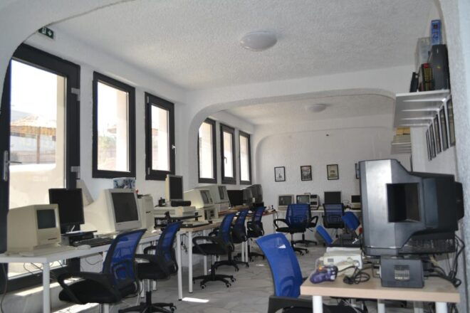 NAXOS GAME CENTER RETRO GAMES COMPUTER EXPERIENCE - Vintage Computer Collection